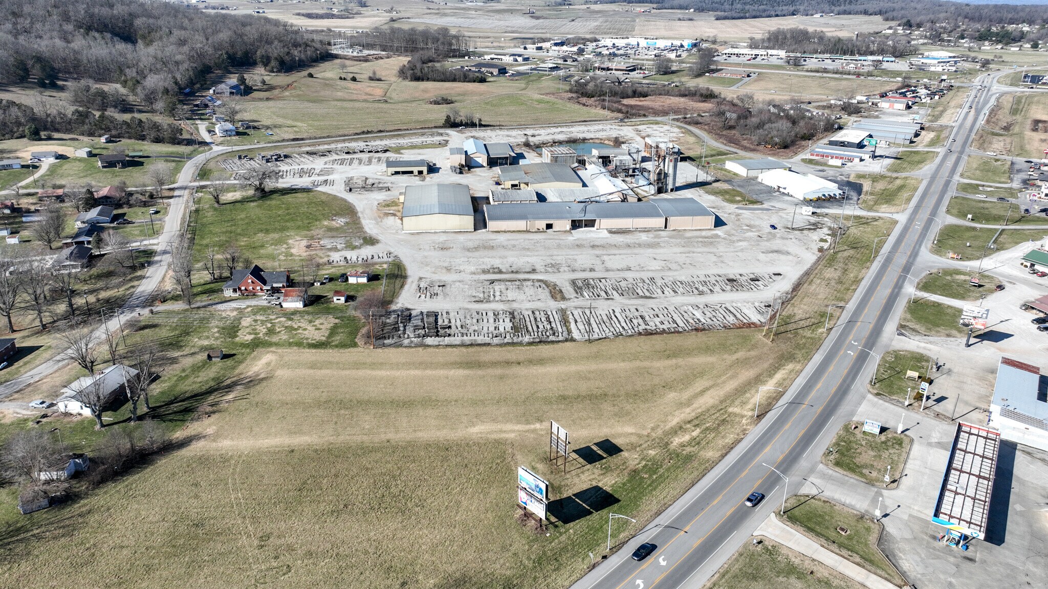 1921 N Main St Industrial Facility portefeuille de 7 propriétés à vendre sur LoopNet.ca Aérien- Image 1 de 18
