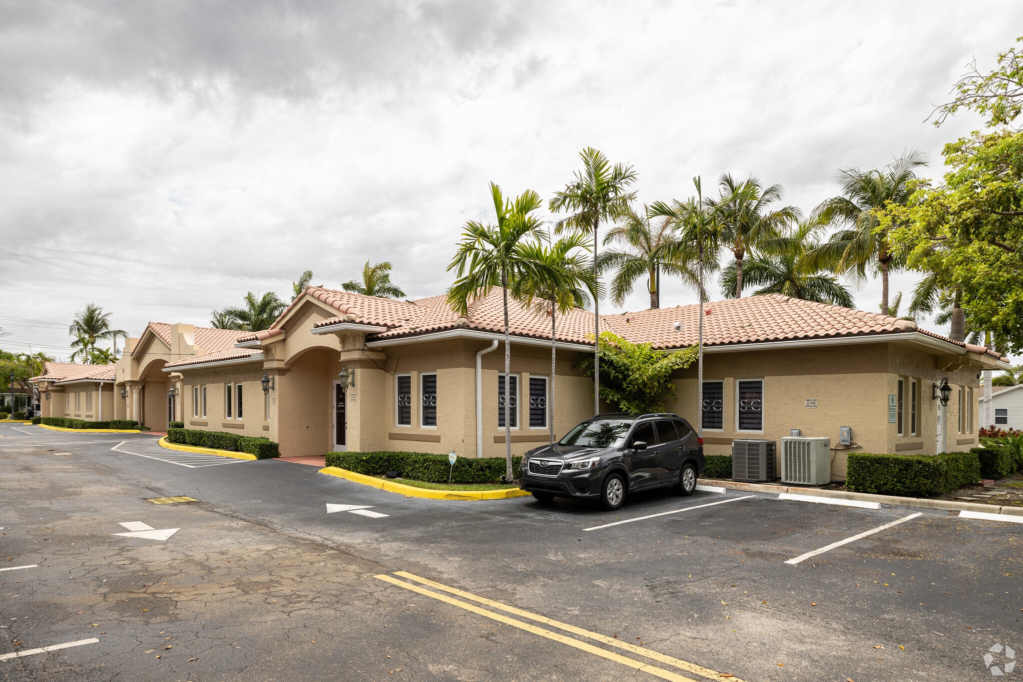 650-660 E Hillsboro Blvd, Deerfield Beach, FL for lease Primary Photo- Image 1 of 12