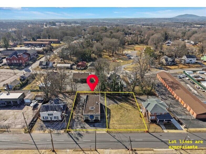 729 1st Ave SW, Hickory, NC à vendre - Photo du bâtiment - Image 3 de 13
