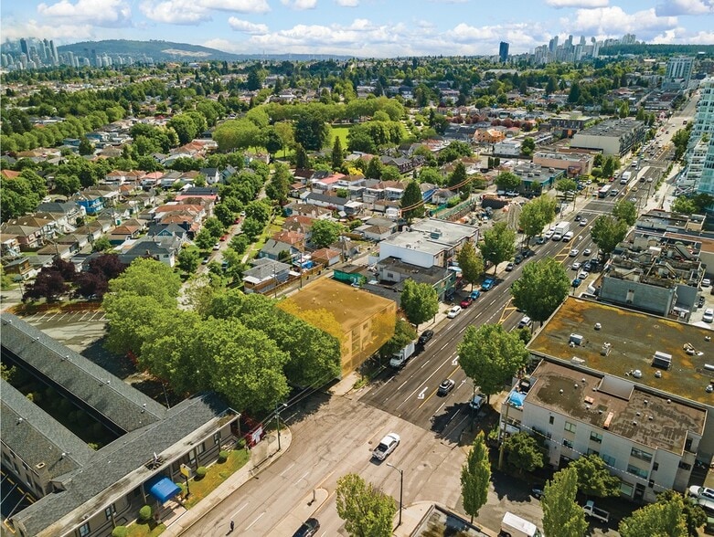 4580 Sidney St, Vancouver, BC à vendre - Photo du bâtiment - Image 3 de 6