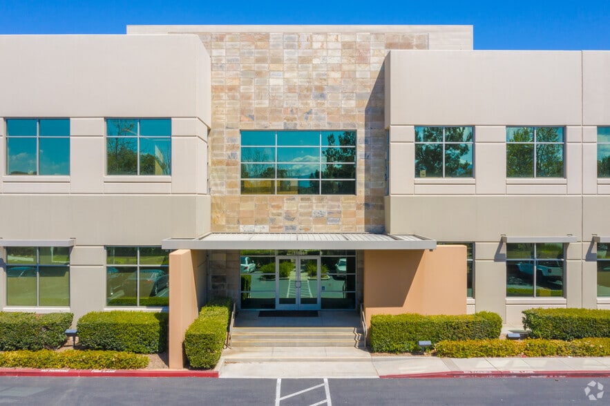 11801 Pierce St, Riverside, CA à louer - Photo du bâtiment - Image 2 de 5