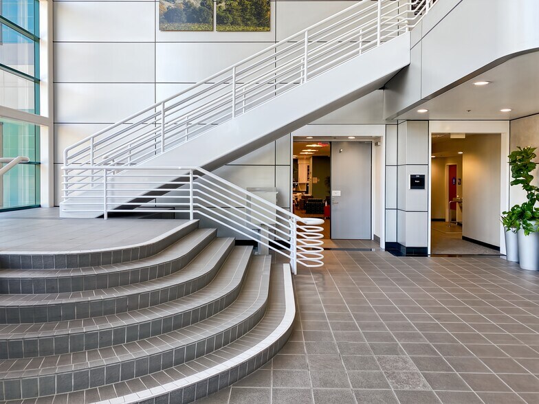 3558 Round Barn Blvd, Santa Rosa, CA à louer - Photo intérieure - Image 3 de 17