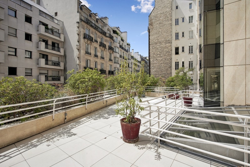 83 Avenue Charles De Gaulle, Neuilly-sur-Seine for lease - Interior Photo - Image 3 of 16