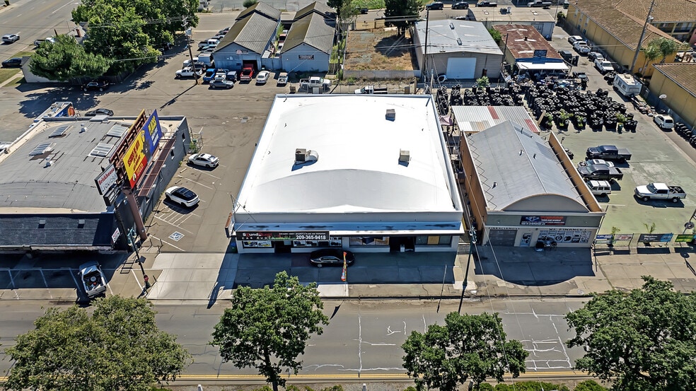 200 N Cherokee Ln, Lodi, CA for sale - Building Photo - Image 3 of 26