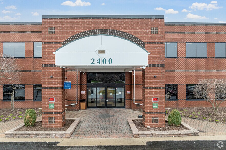2400 W Glenwood Ave, Joliet, IL à louer - Photo du bâtiment - Image 2 de 5