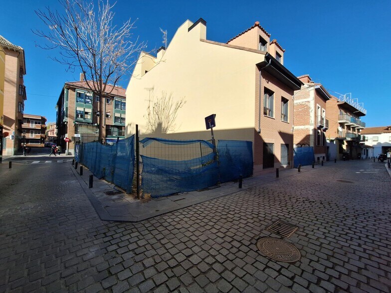 Terrain dans Madrid, Madrid à vendre - Photo du bâtiment - Image 2 de 6
