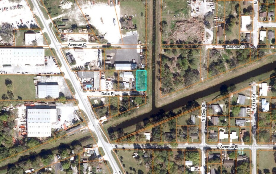 3400 Dale Pl, Fort Pierce, FL à vendre - Photo du bâtiment - Image 2 de 3