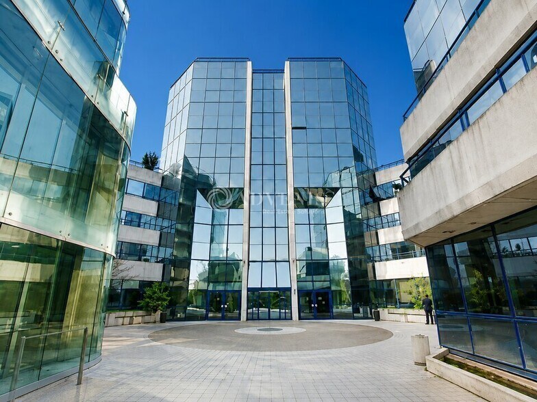22 Quai Gallieni, Suresnes à louer - Photo du bâtiment - Image 1 de 7