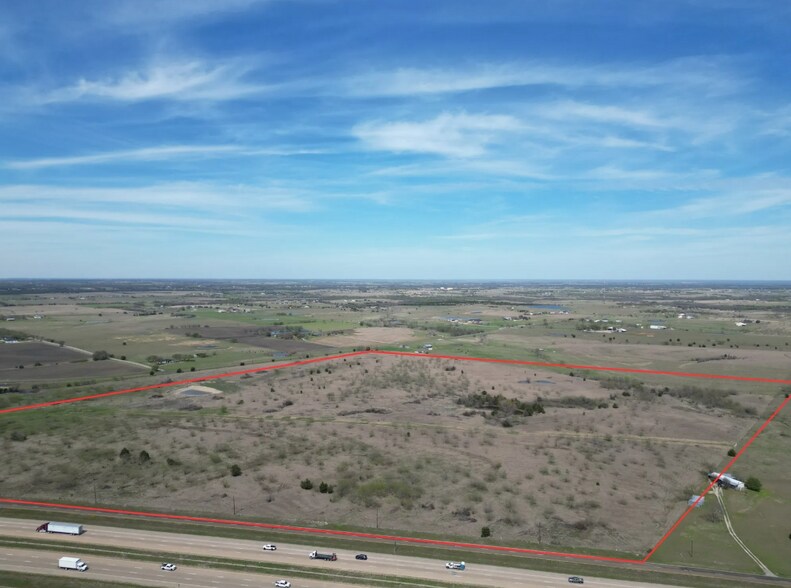 Interstate 45, Ennis, TX à vendre - Photo principale - Image 1 de 7