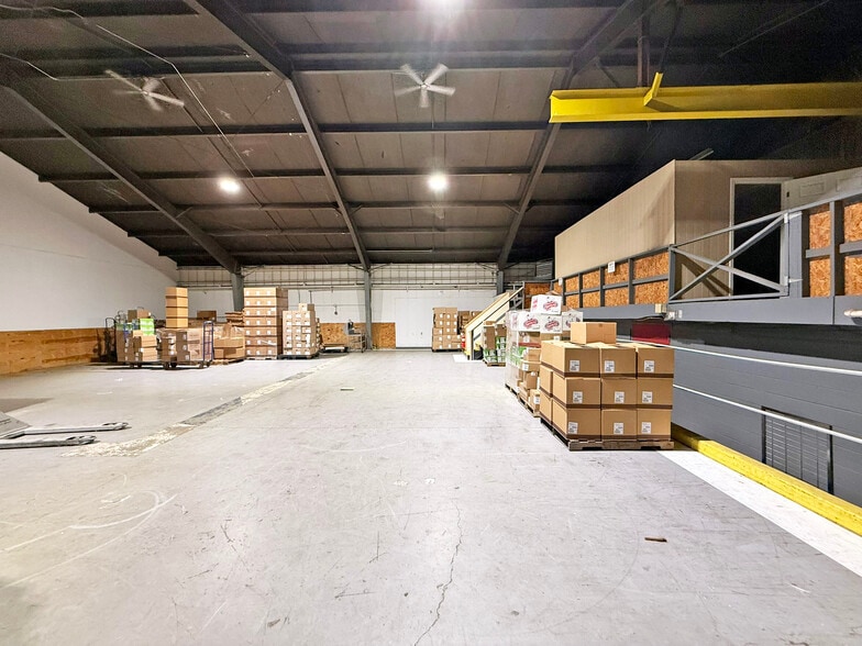 20 Colby Rd, Litchfield, NH for lease - Building Photo - Image 3 of 4