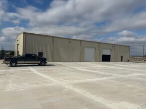 764 Soechting Rd, New Braunfels, TX à louer Photo intérieure- Image 1 de 4