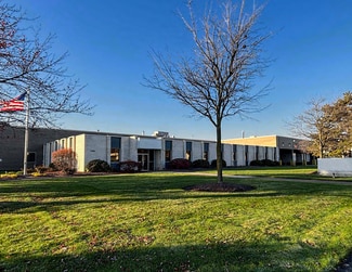 More details for 15501 Industrial Pky, Cleveland, OH - Industrial for Sale