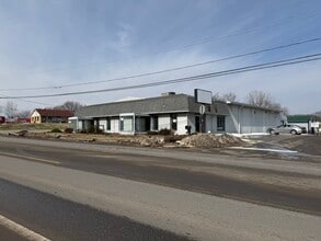 327 Ashland Rd, Mansfield, OH for lease Interior Photo- Image 1 of 23
