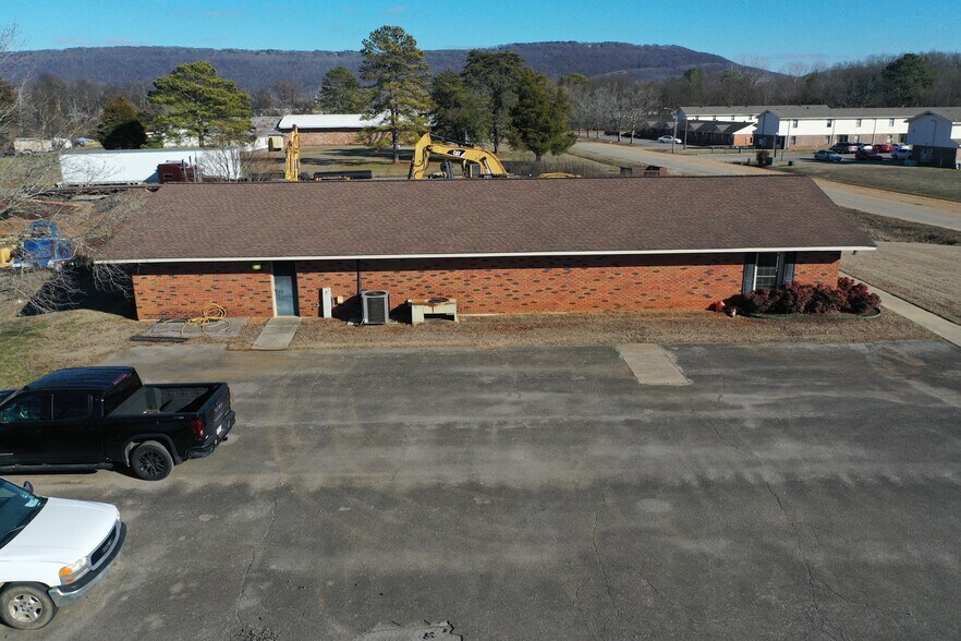 2094 Fisher St SW, Huntsville, AL à louer - Photo du bâtiment - Image 3 de 8