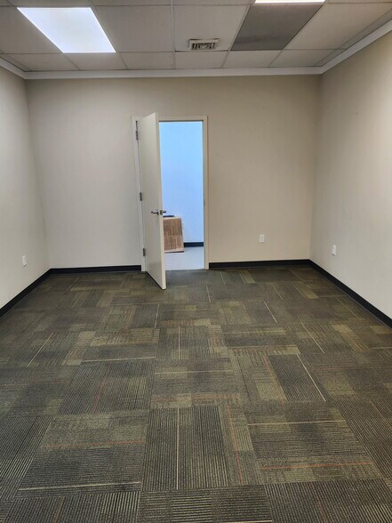 900 W National Hwy, Washington, IN for lease - Building Photo - Image 3 of 13