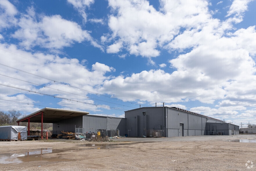 501 Industry Rd, Staten Island, NY for sale - Building Photo - Image 2 of 5