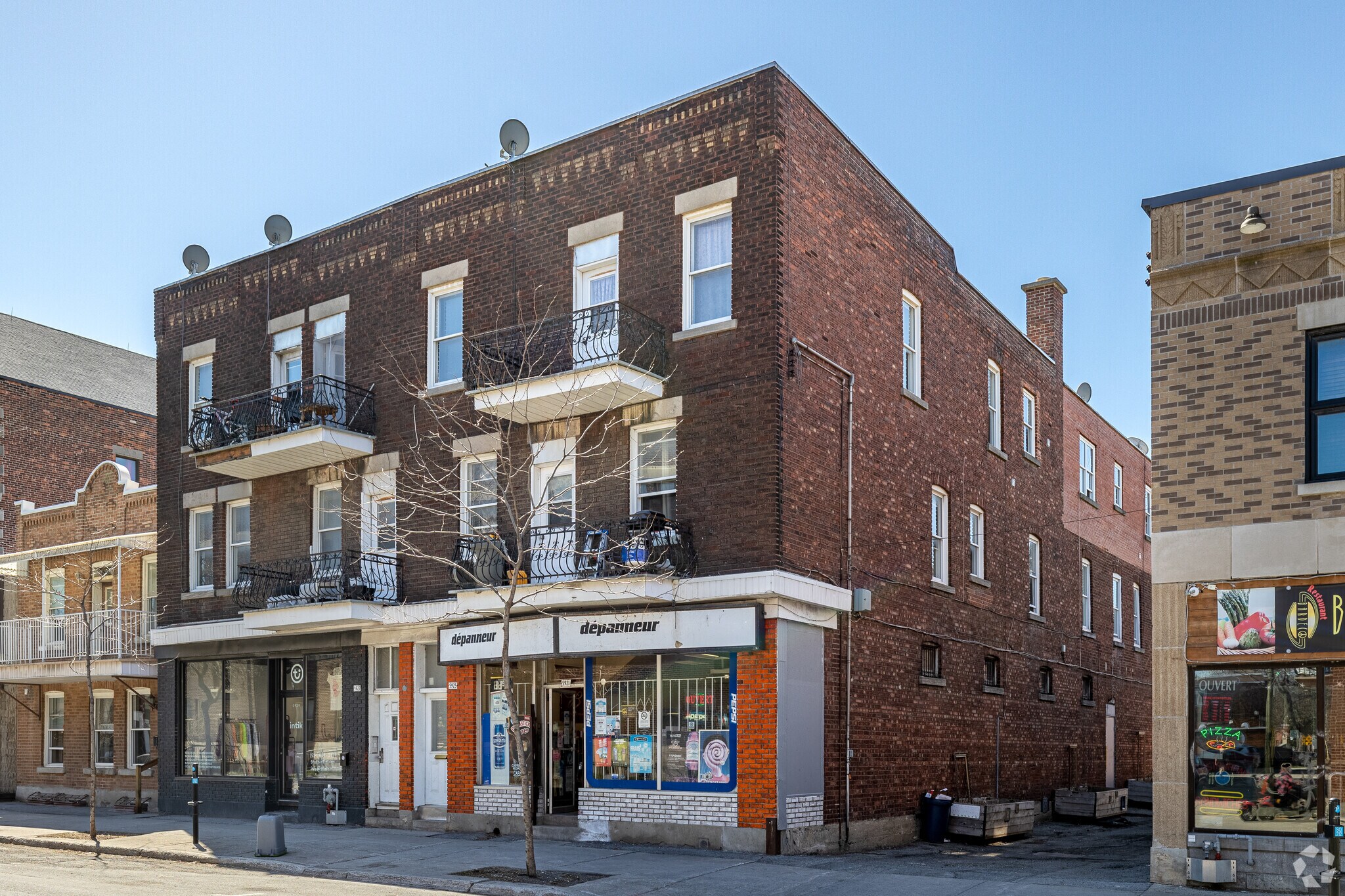 5921-5929 Boul Monk, Montréal, QC for sale Primary Photo- Image 1 of 1