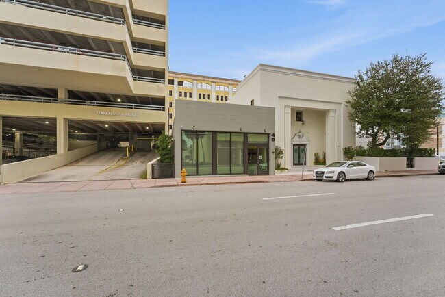 More details for 45 Valencia Ave, Coral Gables, FL - Office for Sale