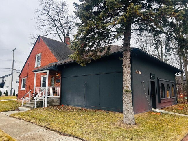 More details for 26101 W Warren St, Dearborn Heights, MI - Office for Lease