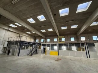 Plus de détails pour 10 Rue du Moulin Vert, Vert - Local d'activités à louer