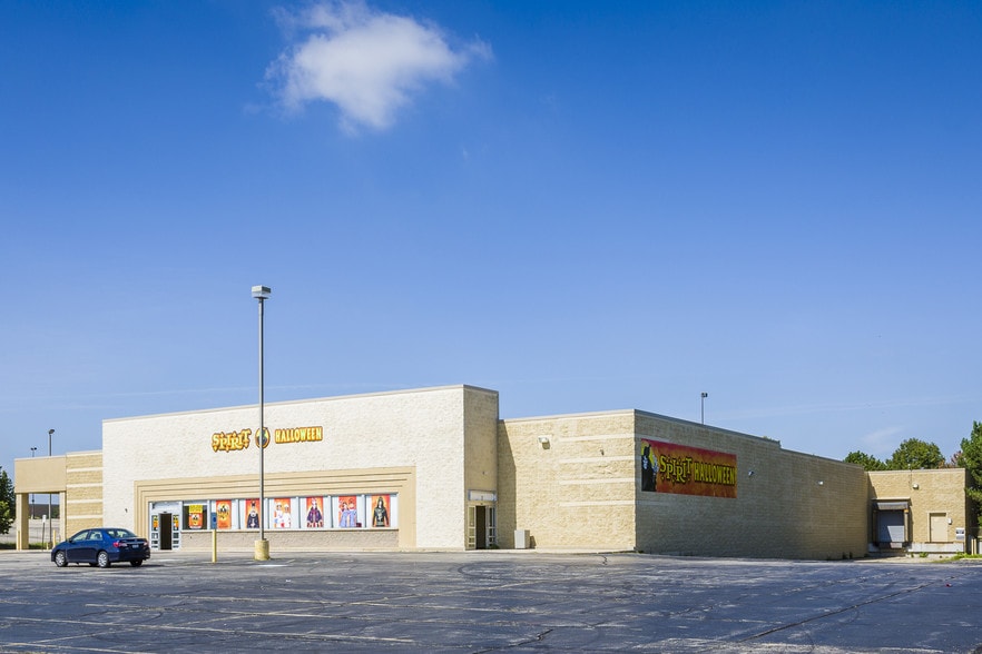 3880 E Main St, St Charles, IL for lease - Primary Photo - Image 3 of 7