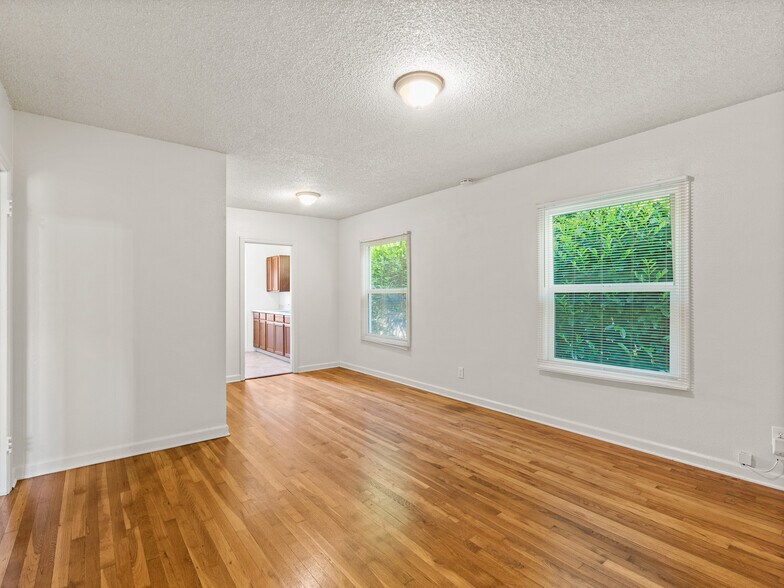 4515 N Montana Ave, Portland, OR à vendre - Photo du bâtiment - Image 2 de 10