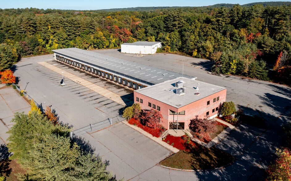 49 McGrath Rd, Dracut, MA à louer - Photo du bâtiment - Image 2 de 13