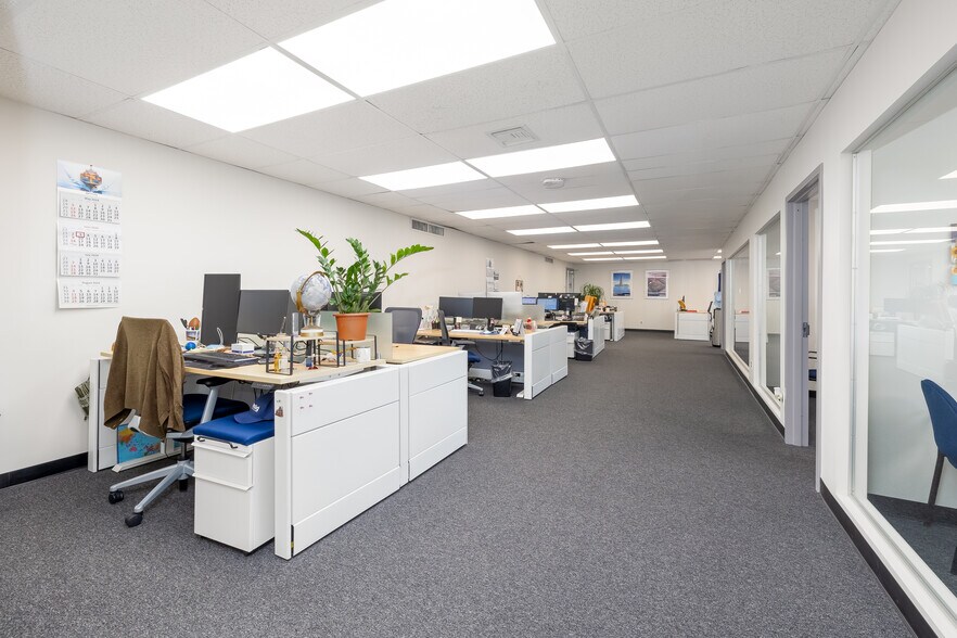 182-16 149th Rd, Jamaica, NY à louer - Photo du bâtiment - Image 2 de 4