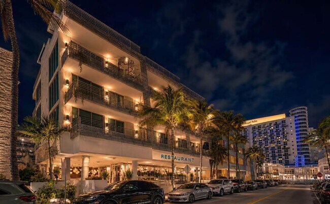 More details for 1458 Ocean Dr, Miami Beach, FL - Retail for Lease