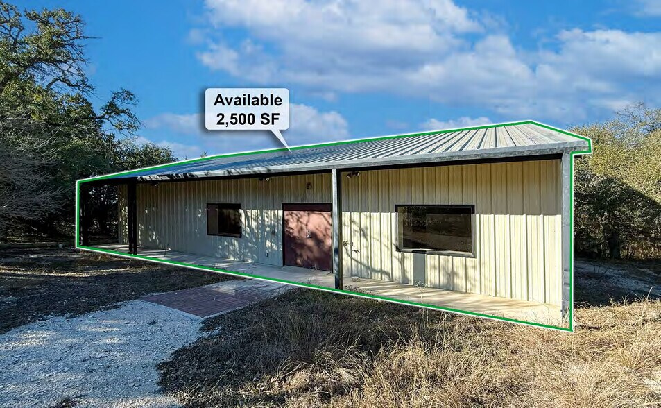 5256 Bell Springs Rd, Dripping Springs, TX à louer - Photo du bâtiment - Image 2 de 3
