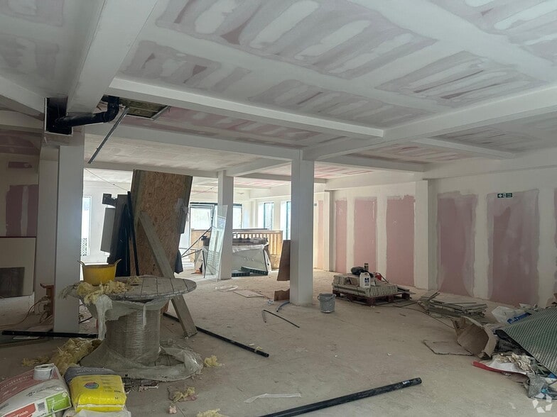 16-18 Shenley Road, Borehamwood for lease - Interior Photo - Image 3 of 6