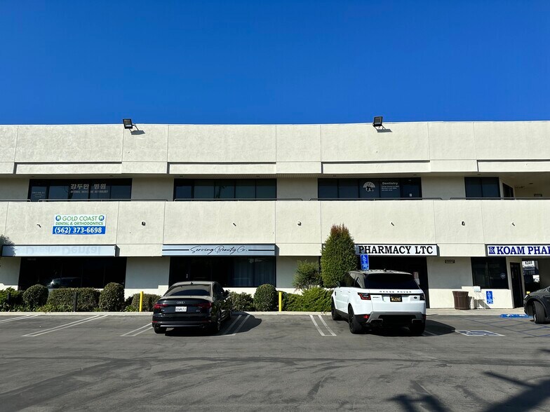 18102 Pioneer Blvd, Artesia, CA à louer - Photo du bâtiment - Image 3 de 4