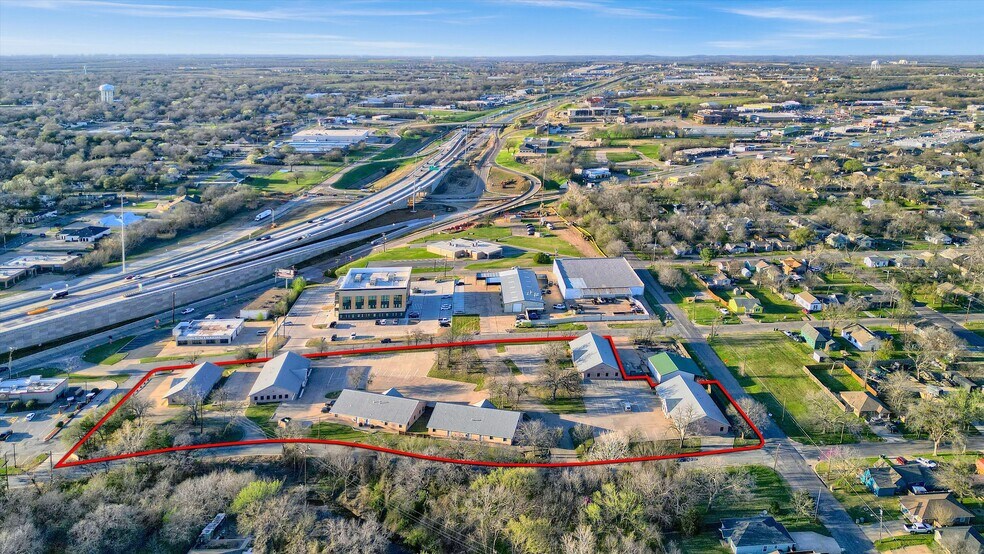 200 E Evergreen St, Sherman, TX à vendre - Photo du bâtiment - Image 1 de 6