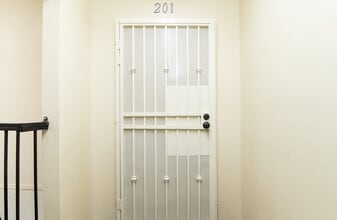 801-823 W Whittier Blvd, Montebello, CA for lease Interior Photo- Image 2 of 10