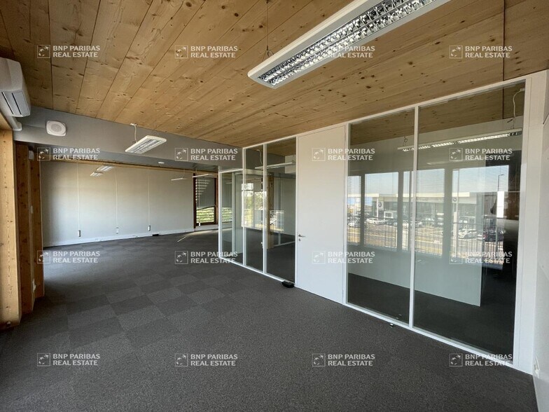 Office in Maxéville for lease - Building Photo - Image 1 of 13