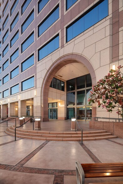 7676 Hazard Center Dr, San Diego, CA à louer - Photo du bâtiment - Image 3 de 12