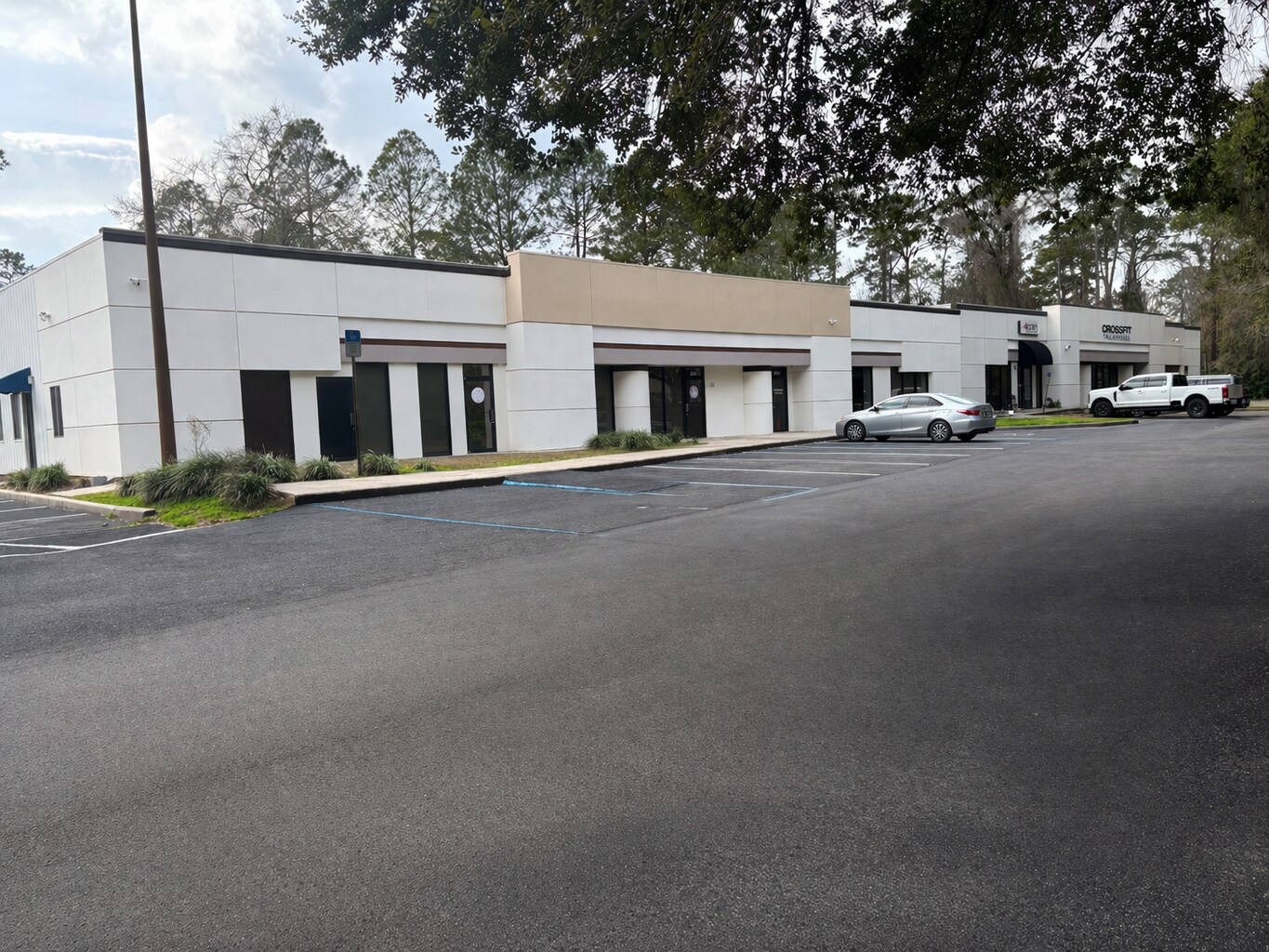 504 Capital Cir SE, Tallahassee, FL à louer Photo principale- Image 1 de 14