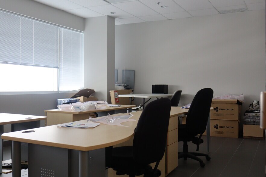 1620-1630 Boul Dagenais O, Laval, QC for lease - Interior Photo - Image 2 of 8