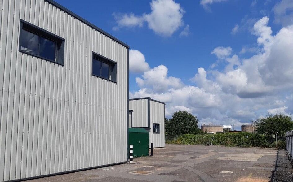 E1-E6 Goodridge Av, Gloucester for lease - Building Photo - Image 3 of 6