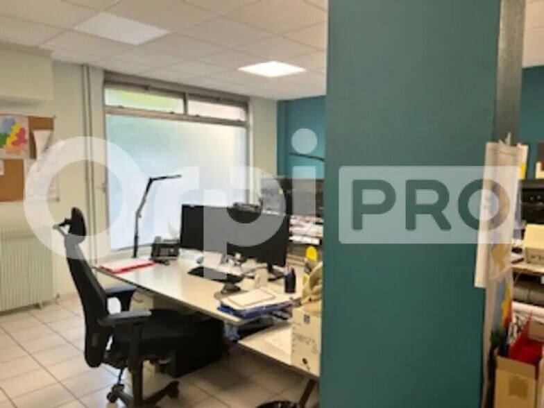 Office in Villefranche-sur-Saône for lease - Interior Photo - Image 2 of 6