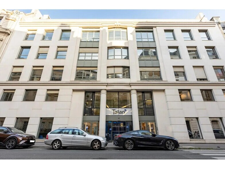 19 Rue Dumont D'Urville, Paris for lease - Building Photo - Image 1 of 9