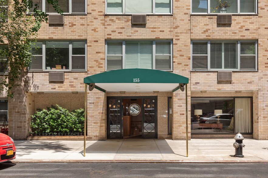 155 E 76th, New York, NY à louer - Photo du bâtiment - Image 2 de 7