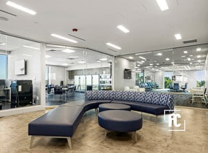 2100 SE Ocean Blvd, Stuart, FL for lease Interior Photo- Image 2 of 14