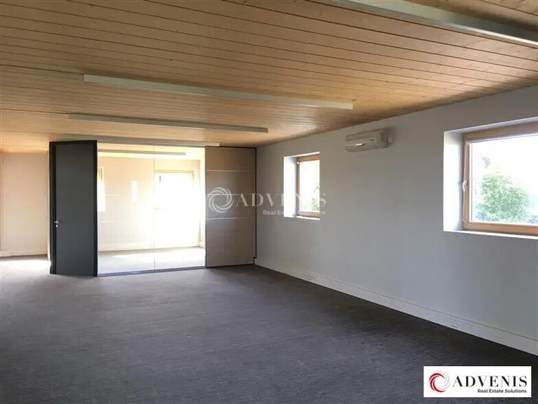 Office in VILLENEUVE-D'ASCQ for lease - Interior Photo - Image 3 of 6