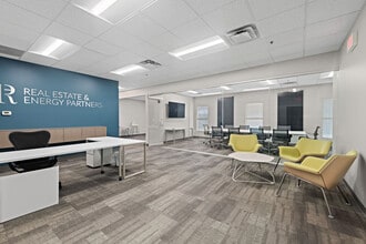 300 Buttermilk Pike, Fort Mitchell, KY for lease Interior Photo- Image 2 of 11