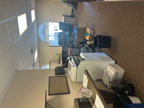 400-404 Bradley Blvd, Richland, WA for lease Interior Photo- Image 2 of 7