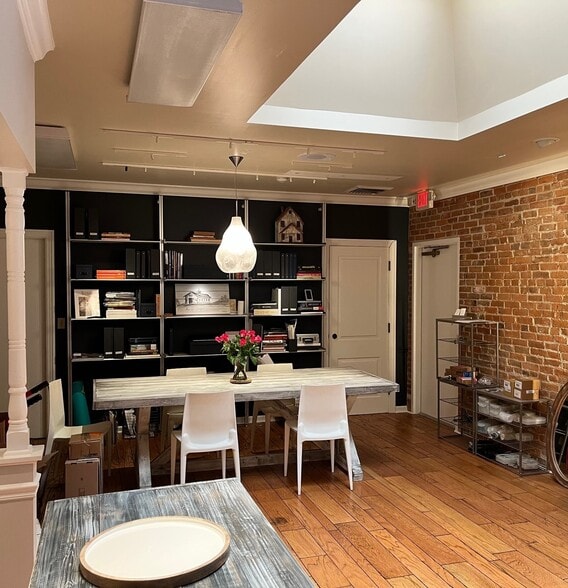 4 NW 2nd St, Evansville, IN à louer - Photo du bâtiment - Image 2 de 10