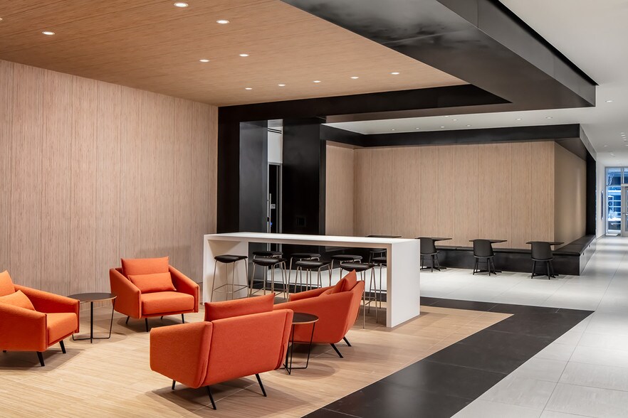 1330 Lagoon Ave, Minneapolis, MN à louer - Hall d’entrée - Image 3 de 35