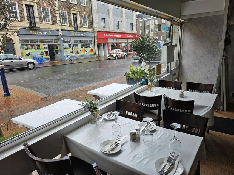 195-199 Terminus Rd, Eastbourne à vendre - Photo du bâtiment - Image 3 de 13