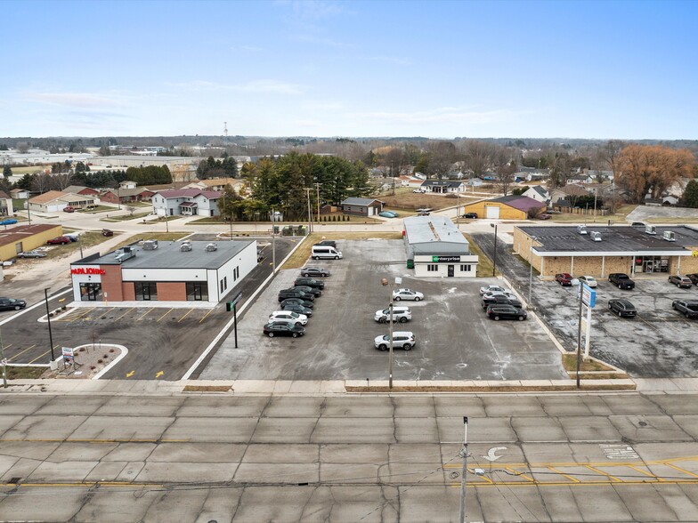 3724 Calumet Ave, Manitowoc, WI for lease - Aerial - Image 2 of 11